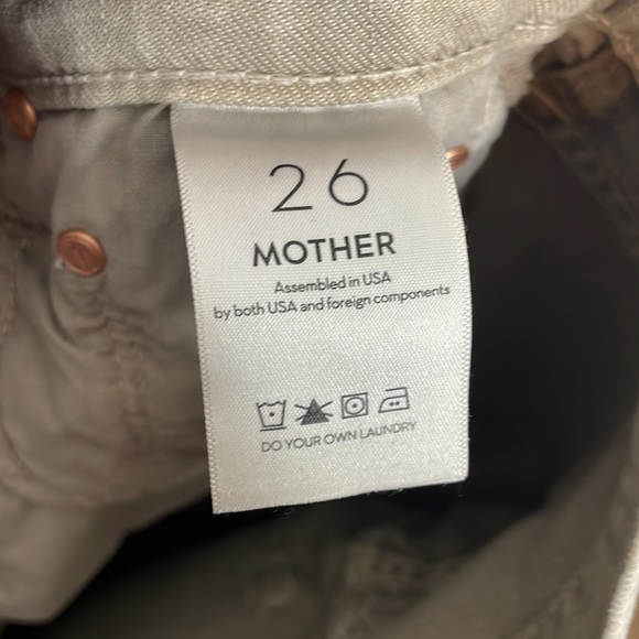 MOTHER | The Insider Ankle Frey Jeans in Chalk It Up - Picture 9 of 10